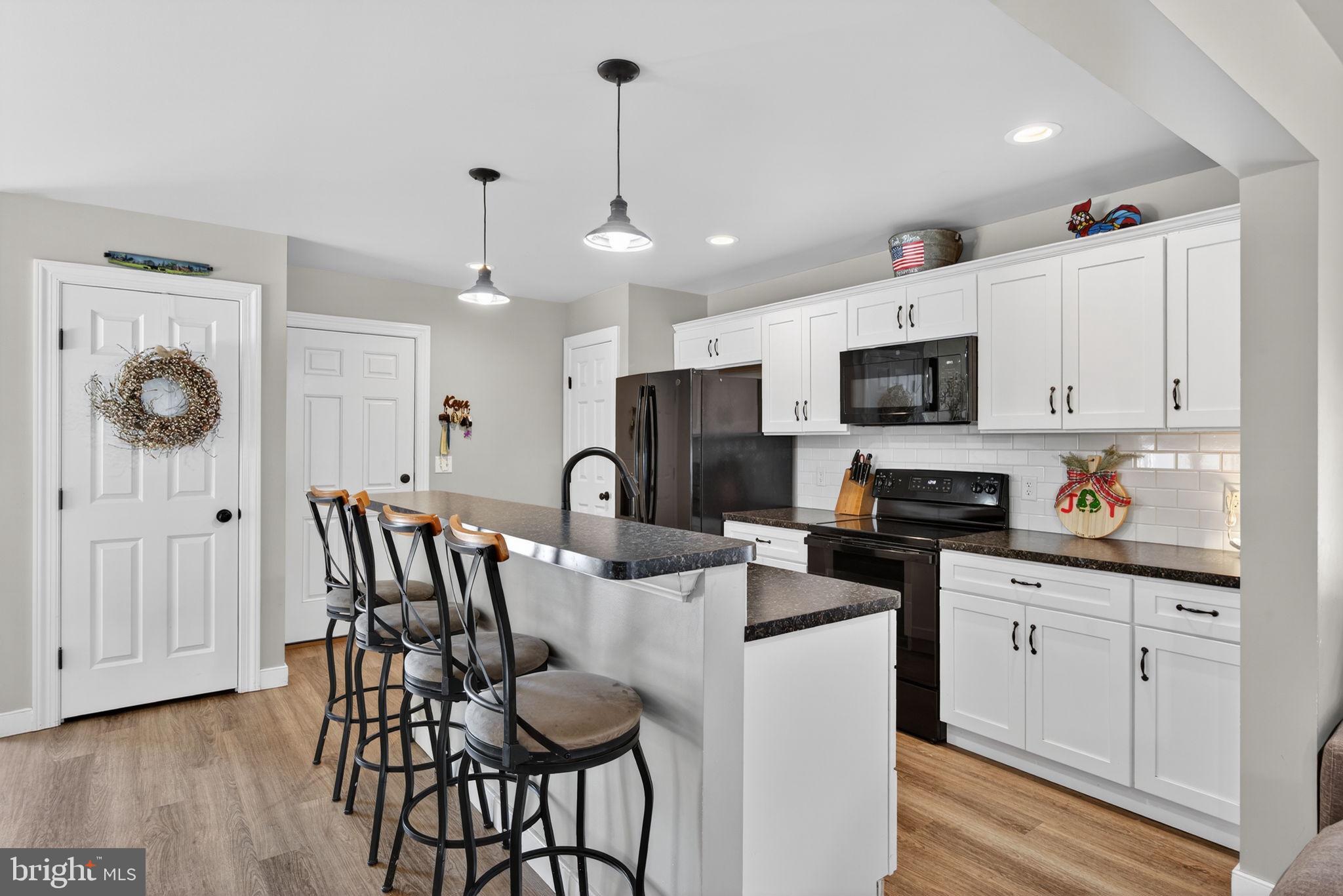94 North Reamstown Road Reamstown, PA 17567 - Photo 8 of 42 Kitchen Island