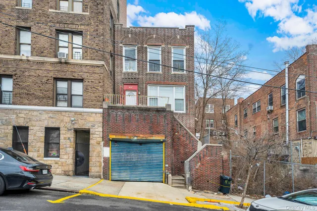 $850,000 | 1916 Osborne Place | University Heights