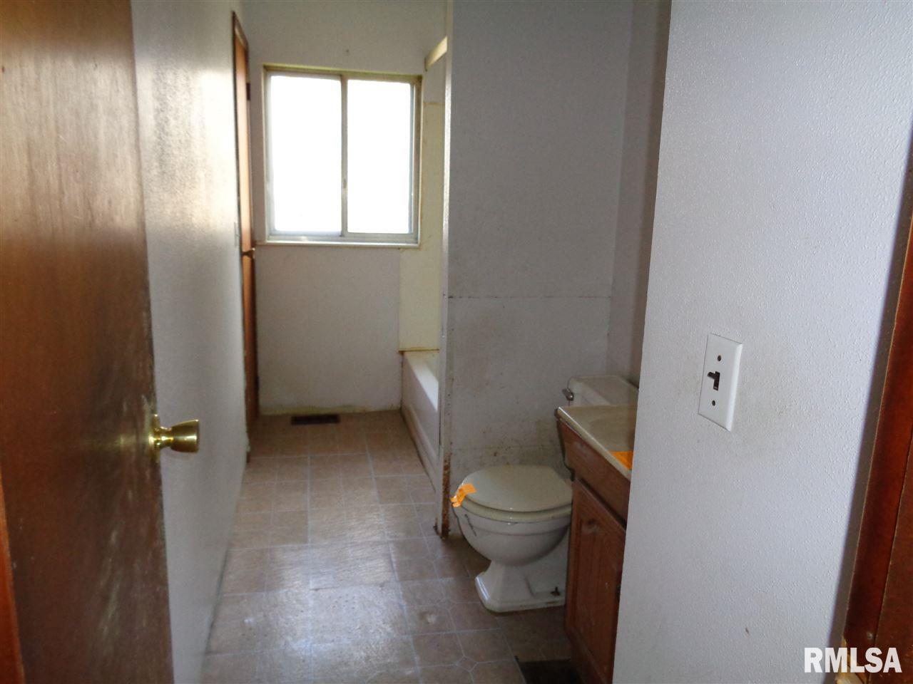 711 Briargate Road Washington, IL 61571 - Photo 11 of 16 Gallery Image 11