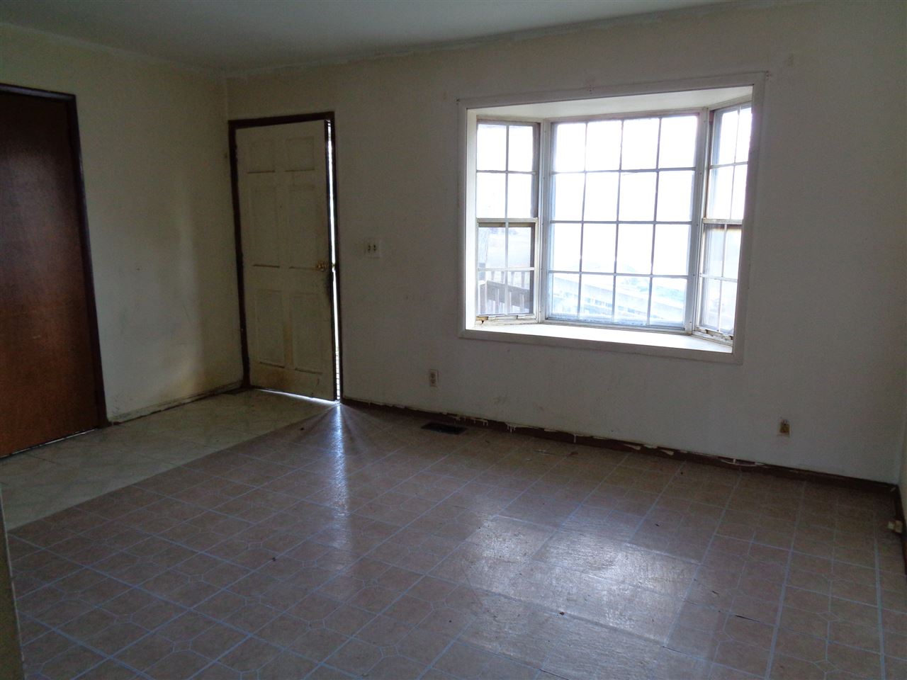 711 Briargate Road Washington, IL 61571 - Photo 3 of 16 Gallery Image 3