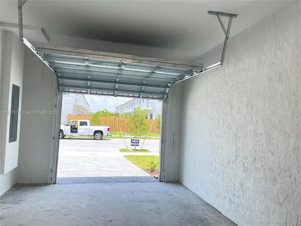 $2,750 | 1427 Southeast 7th Terrace, Unit 1427, Homestead, FL 33034