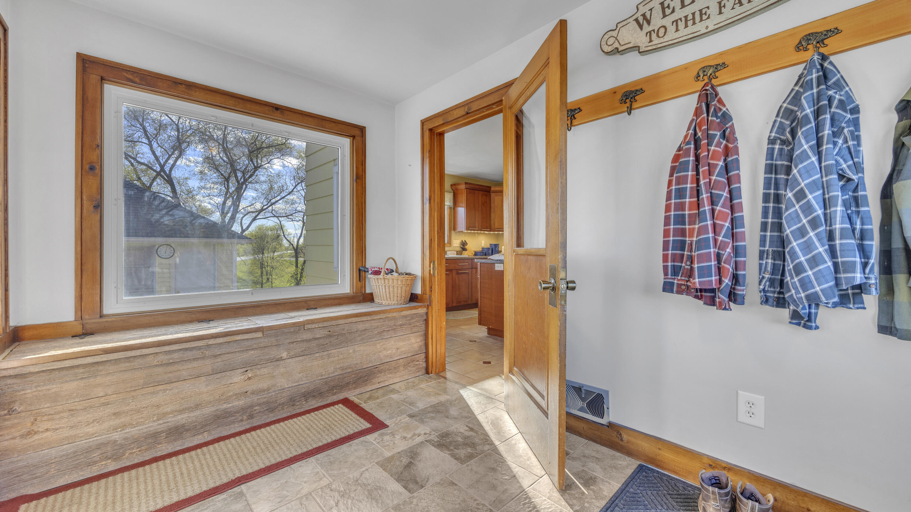 12228 Marken Road Meeme, WI 53042 - Photo 3 of 35 Mudroom