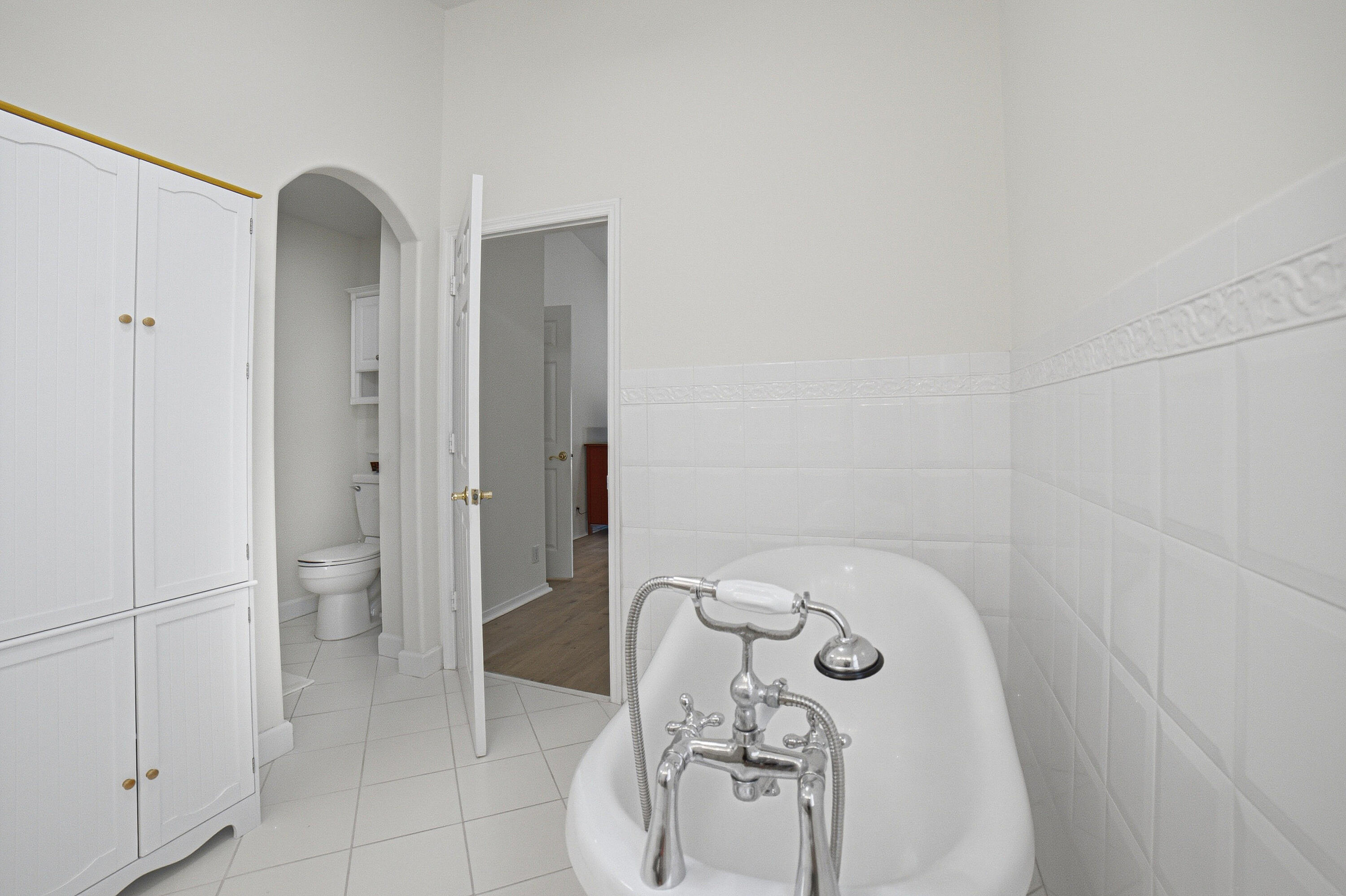 9682 Vía Emilie Boca Raton, FL 33428 - Photo 24 of 35 Bedroom1-Bathroom-B