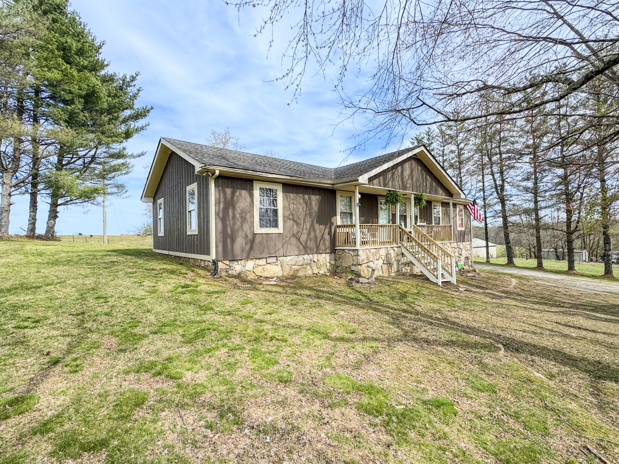 231 Austin Road Lafayette, TN 37083 - Photo 3 of 44