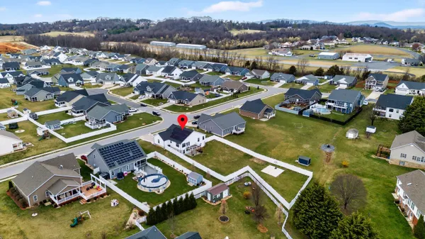 $499,999 | 30 Oakbridge Drive, Waynesboro, VA 22980