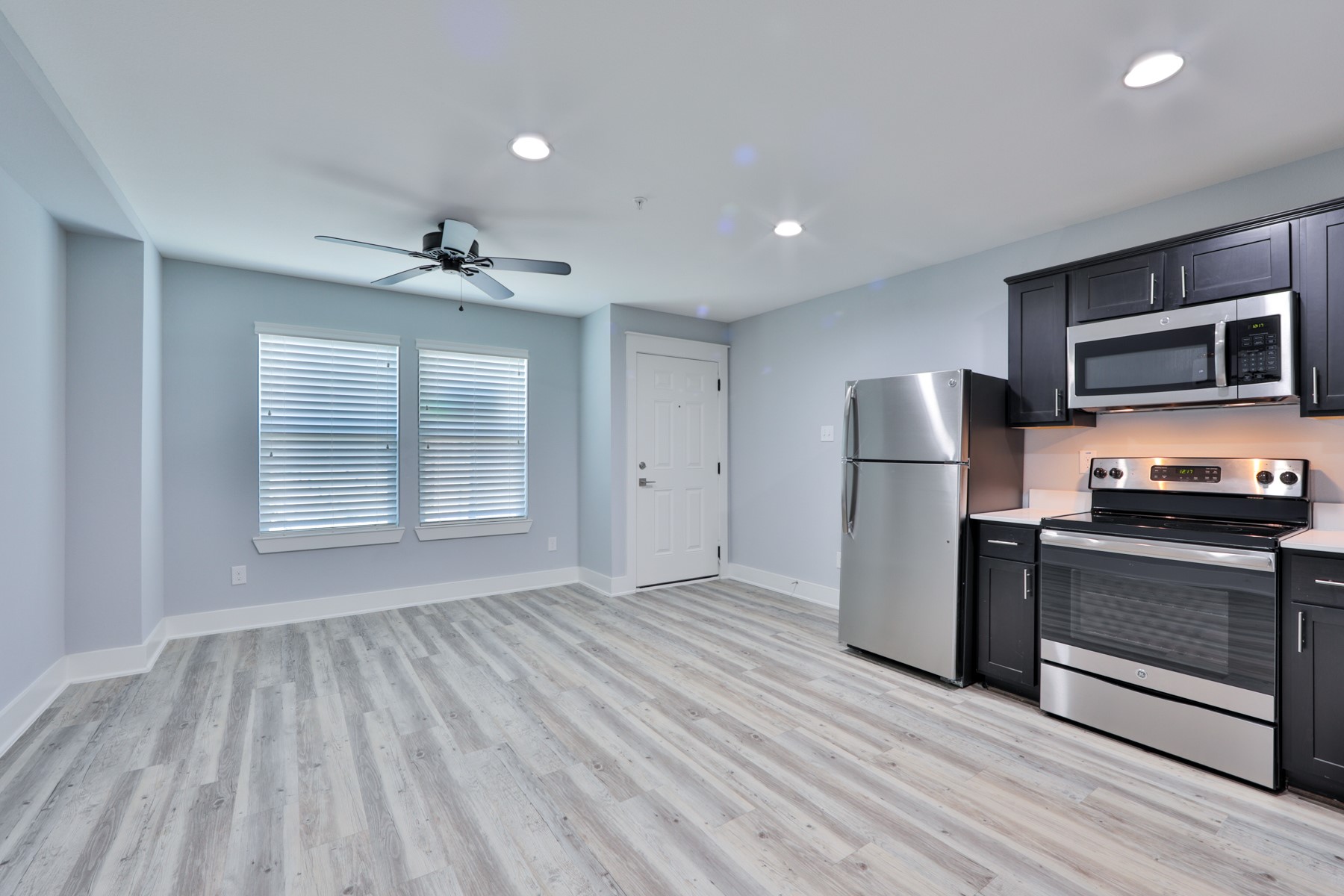 715 West 13th Street, Unit E Houston, TX 77008 - Photo 2 of 6
