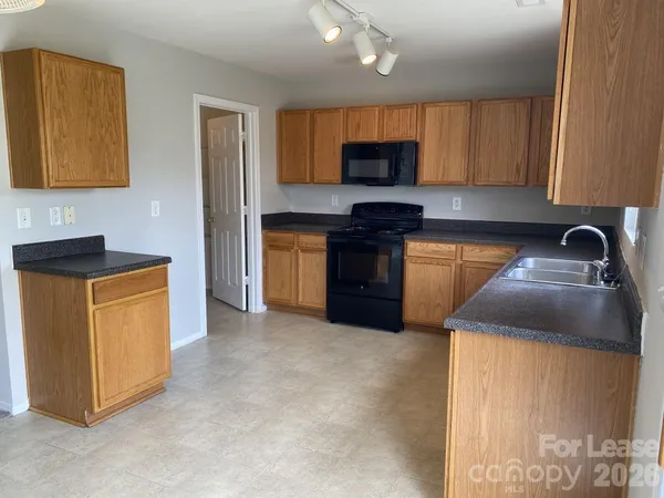 $2,200 | 1519 Cold Creek Place, Huntersville, NC 28078