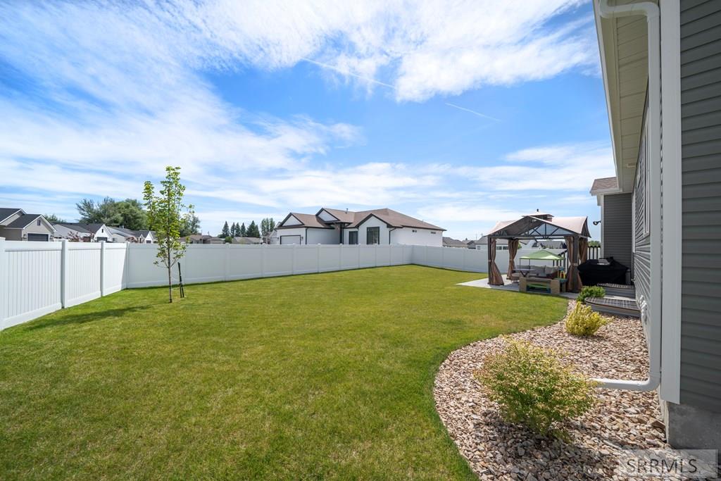 4594 Remuda Road Ammon, ID 83406 - Photo 5 of 27