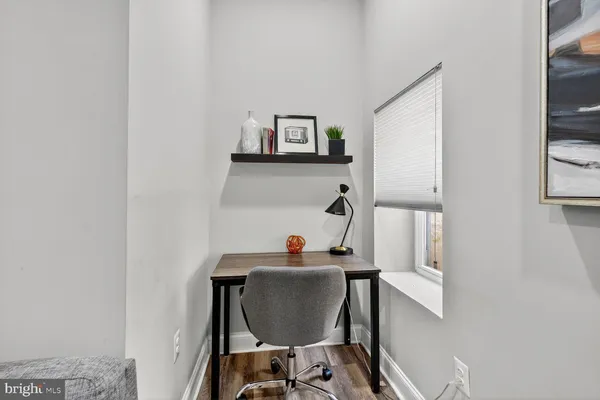 $4,000 | 133 7th Street Southeast, Unit 3, Washington, DC 20003