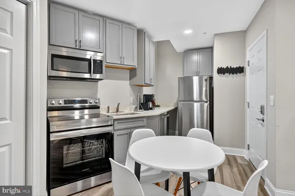 $4,000 | 133 7th Street Southeast, Unit 3, Washington, DC 20003