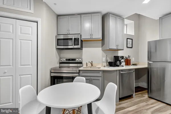 $4,000 | 133 7th Street Southeast, Unit 3, Washington, DC 20003