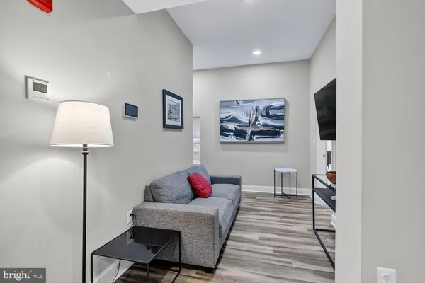 $4,000 | 133 7th Street Southeast, Unit 3, Washington, DC 20003