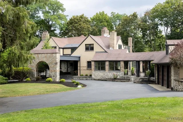 $1,600,000 | 1005 Big Tree Road, East Aurora, NY 14052