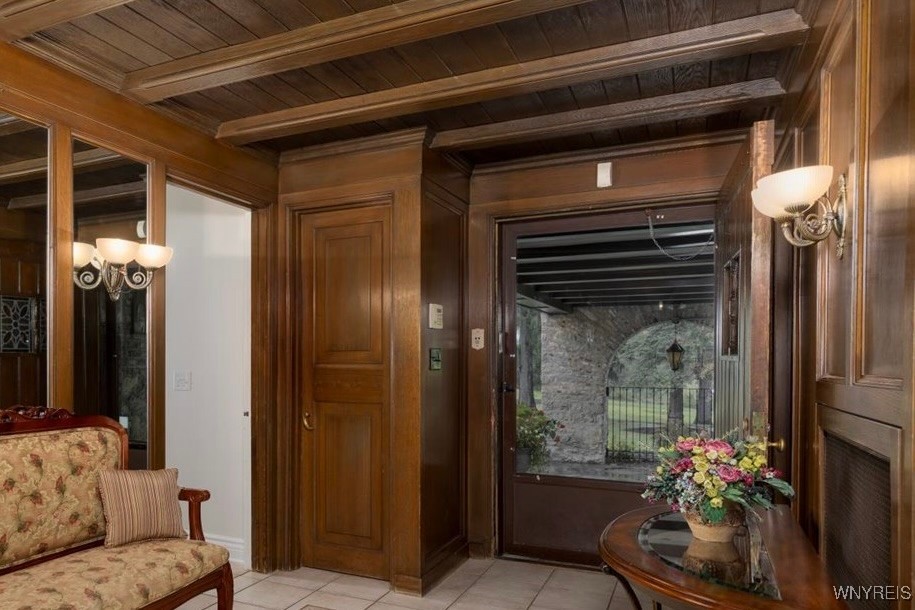 1005 Big Tree Road East Aurora, NY 14052 - Photo 4 of 50 FOYER