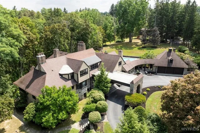 $1,600,000 | 1005 Big Tree Road, East Aurora, NY 14052