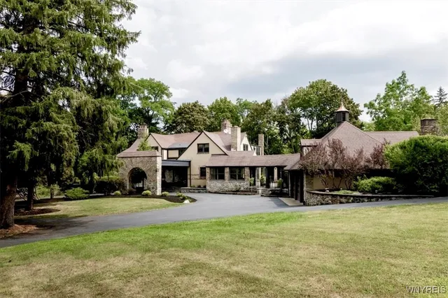$1,600,000 | 1005 Big Tree Road, East Aurora, NY 14052