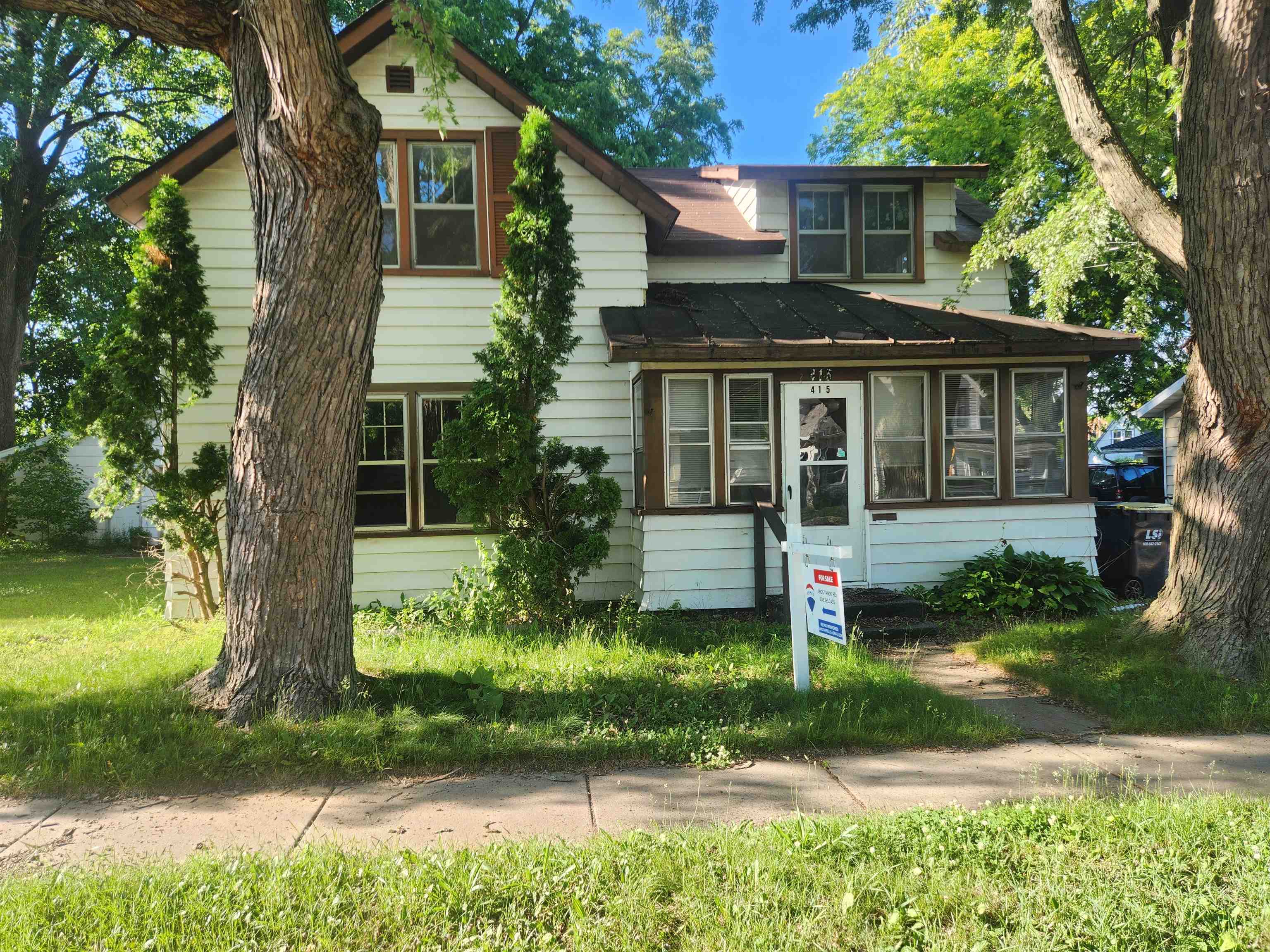 415 West W Mauston, WI 53948 - Photo 2 of 15