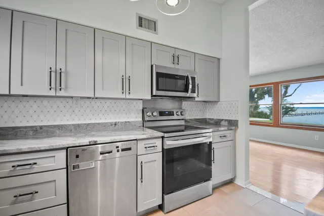 a view of an empty room with window