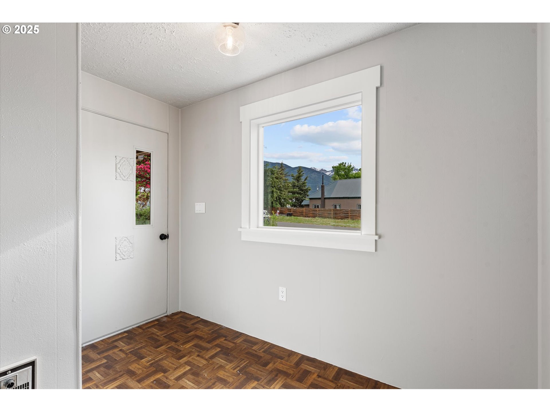 504 South Lake Street Joseph, OR 97846 - Photo 5 of 39