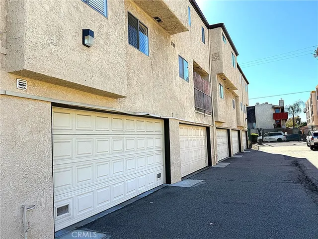 $3,400 | 13623 Valerio Street, Unit C, Van Nuys, CA 91405