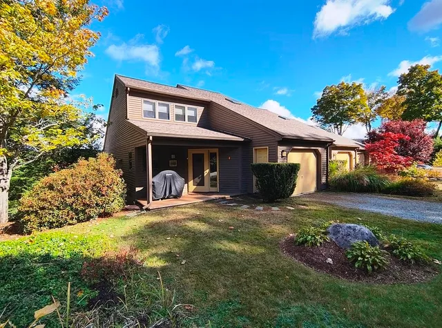 $2,000 | 41 Woodbury Drive, Unit 32, Bristol, NH 03222