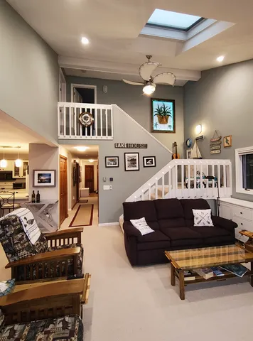 $2,000 | 41 Woodbury Drive, Unit 32, Bristol, NH 03222