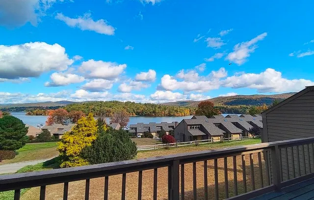 $2,000 | 41 Woodbury Drive, Unit 32, Bristol, NH 03222