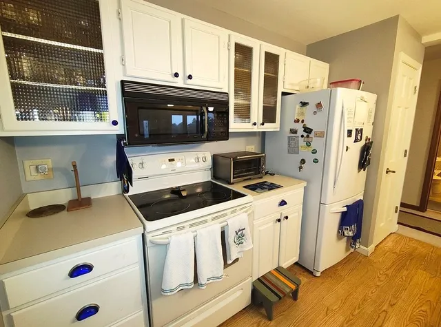 $2,000 | 41 Woodbury Drive, Unit 32, Bristol, NH 03222