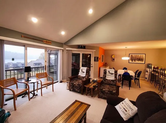 $2,000 | 41 Woodbury Drive, Unit 32, Bristol, NH 03222