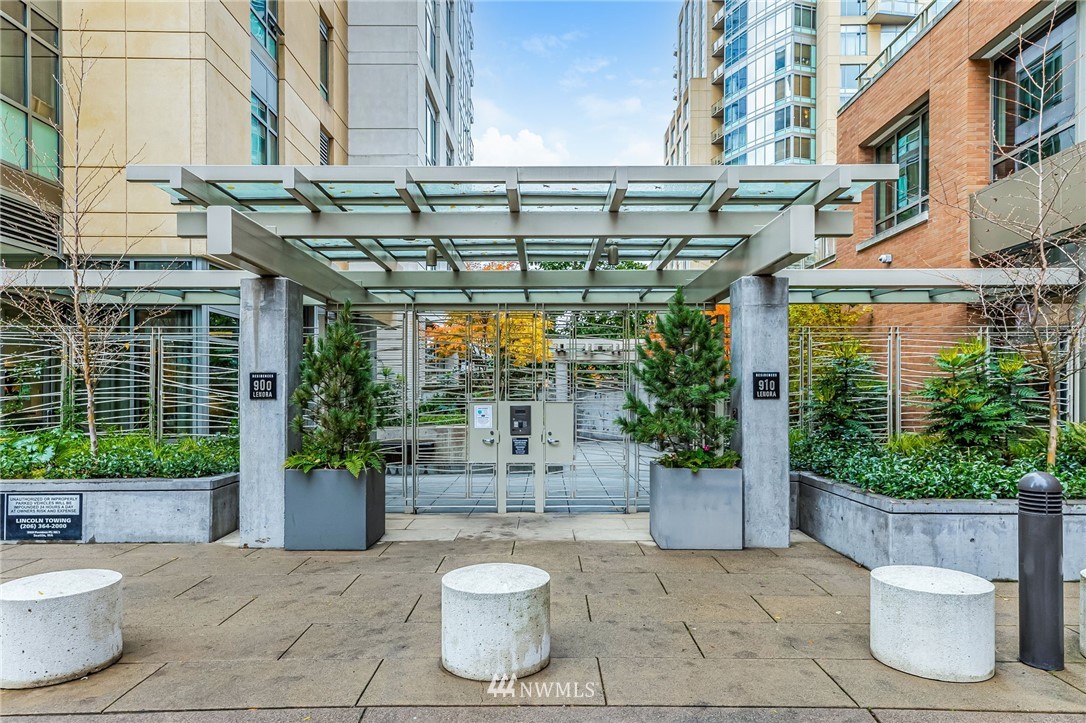 910 Lenora Street, Unit S205 Seattle, WA 98121 - Photo 2 of 38