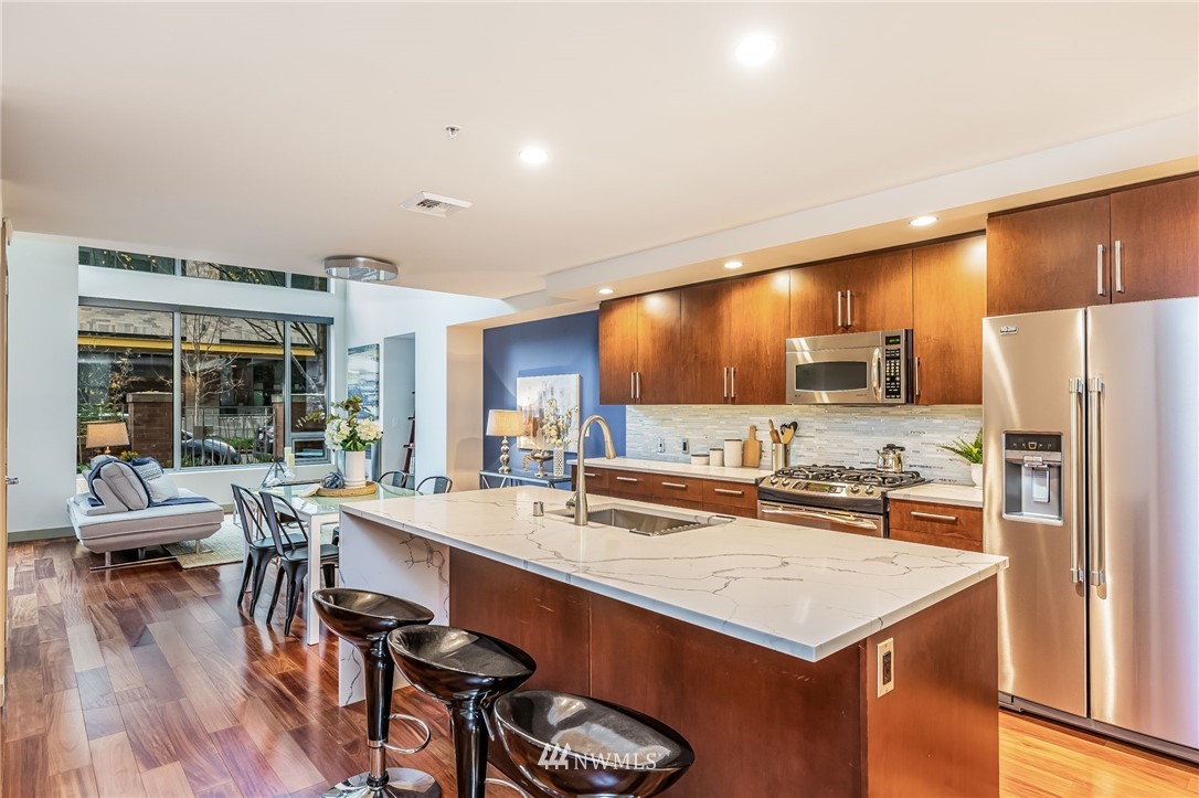 910 Lenora Street, Unit S205 Seattle, WA 98121 - Photo 17 of 38