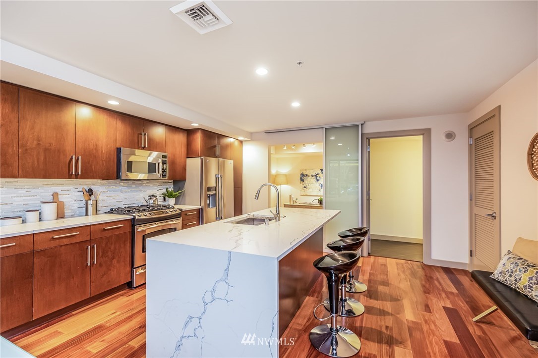910 Lenora Street, Unit S205 Seattle, WA 98121 - Photo 18 of 38