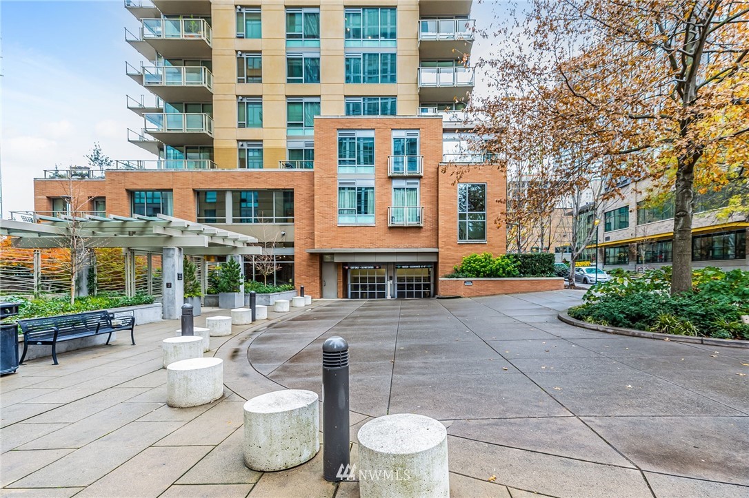 910 Lenora Street, Unit S205 Seattle, WA 98121 - Photo 3 of 38
