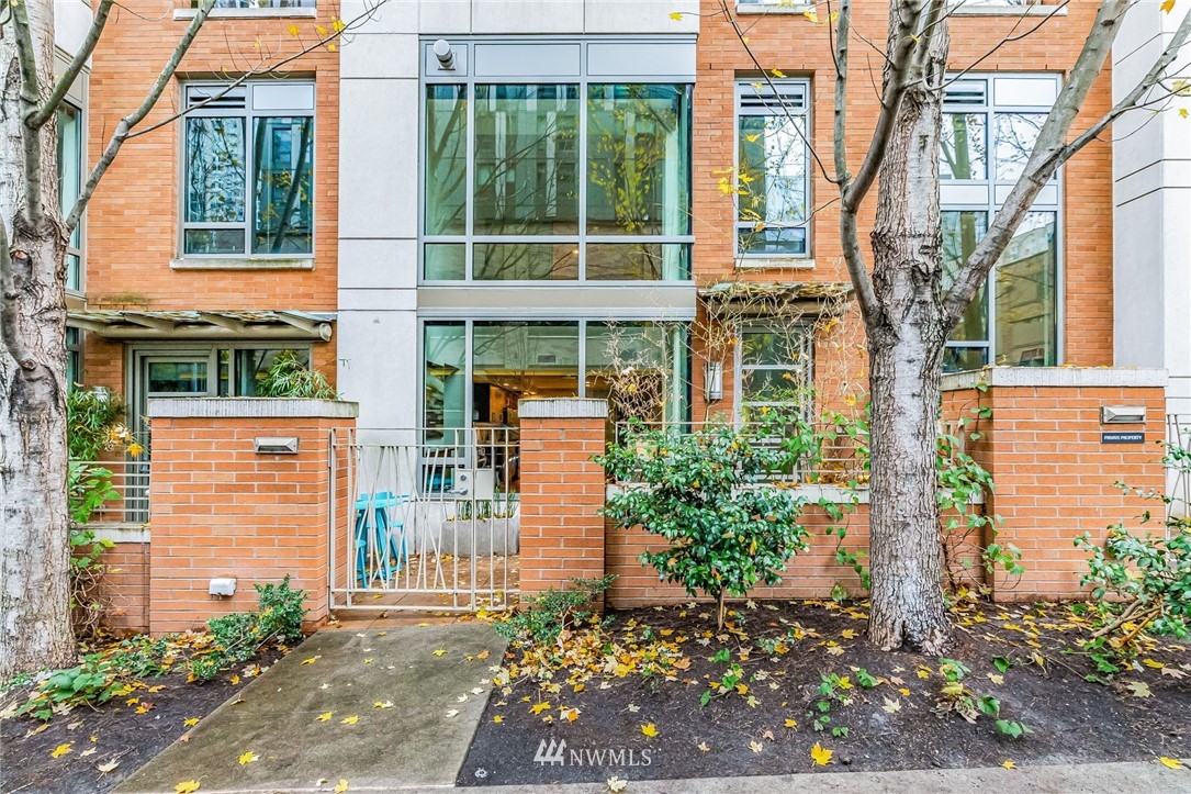 910 Lenora Street, Unit S205 Seattle, WA 98121 - Photo 4 of 38