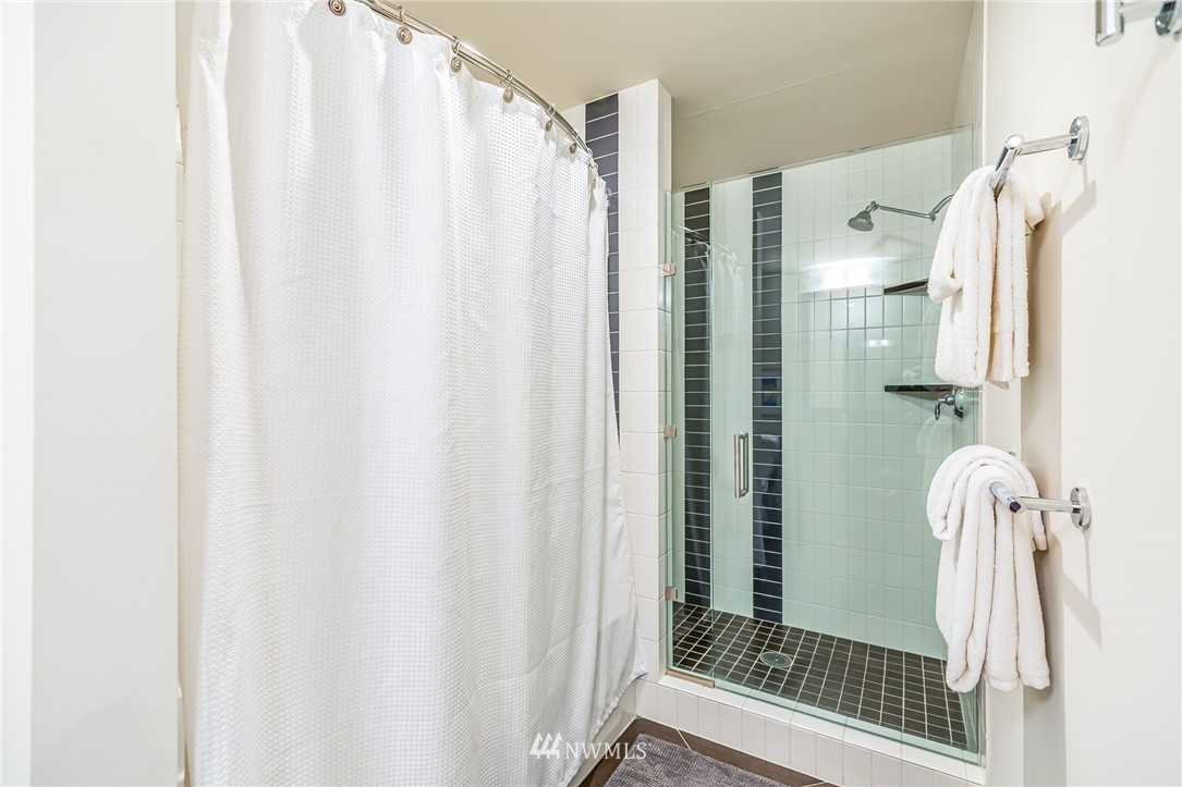 910 Lenora Street, Unit S205 Seattle, WA 98121 - Photo 31 of 38
