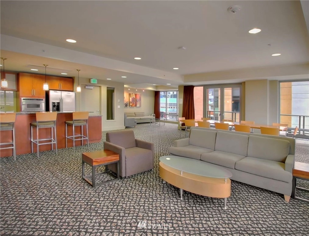 910 Lenora Street, Unit S205 Seattle, WA 98121 - Photo 35 of 38