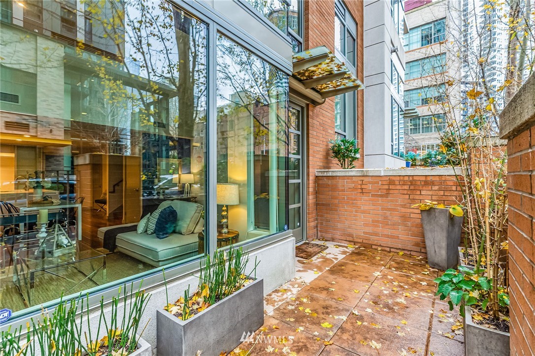 910 Lenora Street, Unit S205 Seattle, WA 98121 - Photo 6 of 38