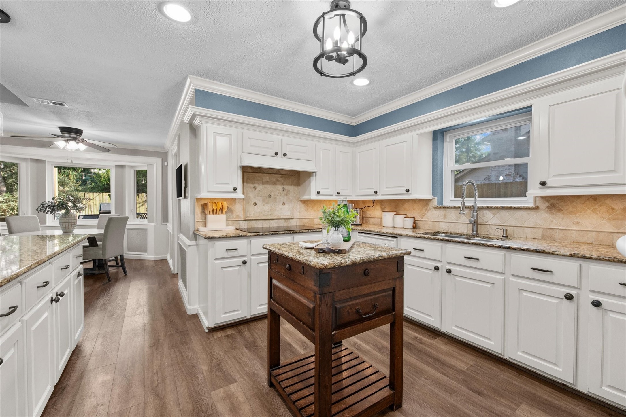 9515 Oxted Lane Spring, TX 77379 - Photo 3 of 33 Gallery Image 3