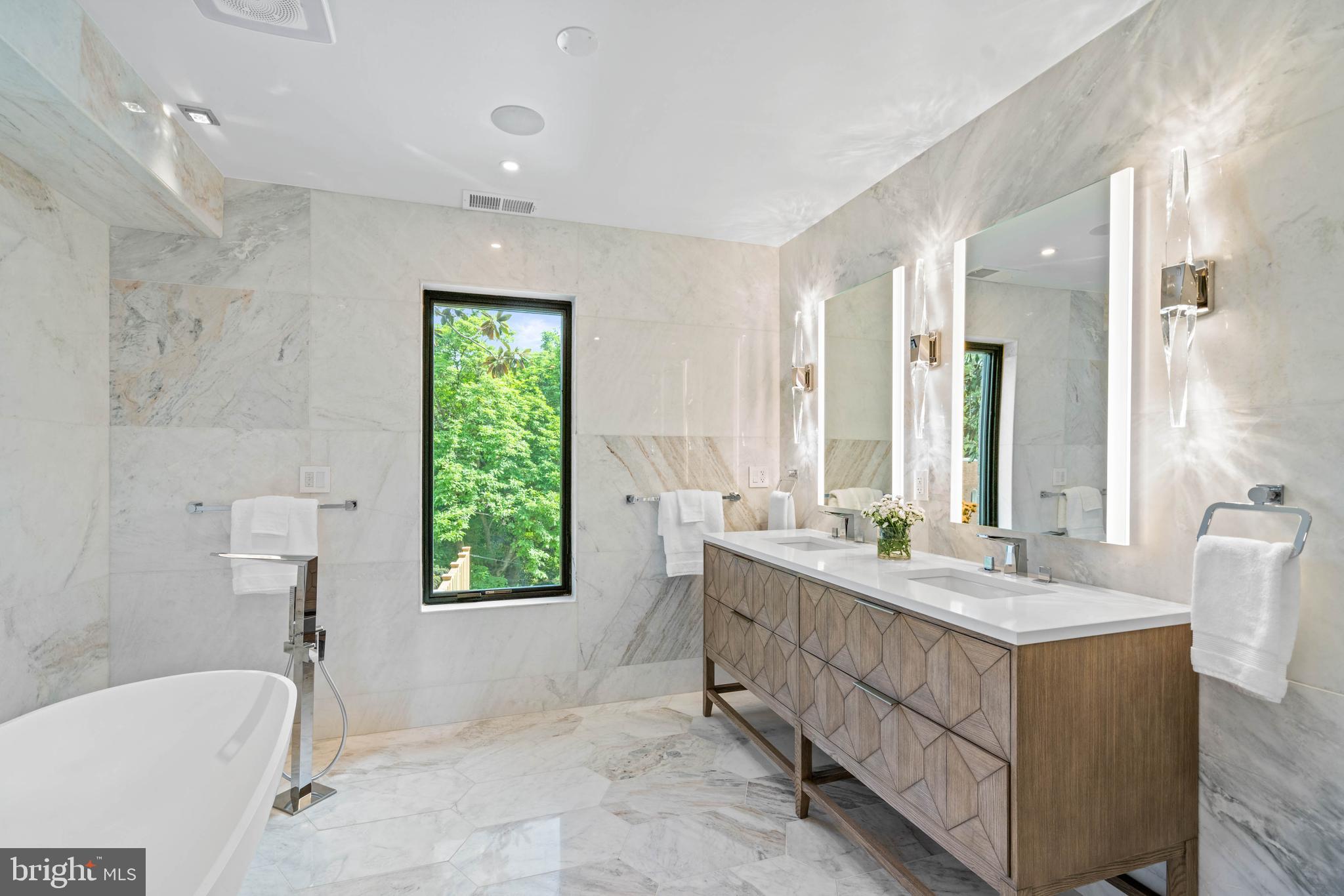 3210 Caton Place Northwest Washington, DC 20007 - Photo 20 of 39 Primary Bathroom