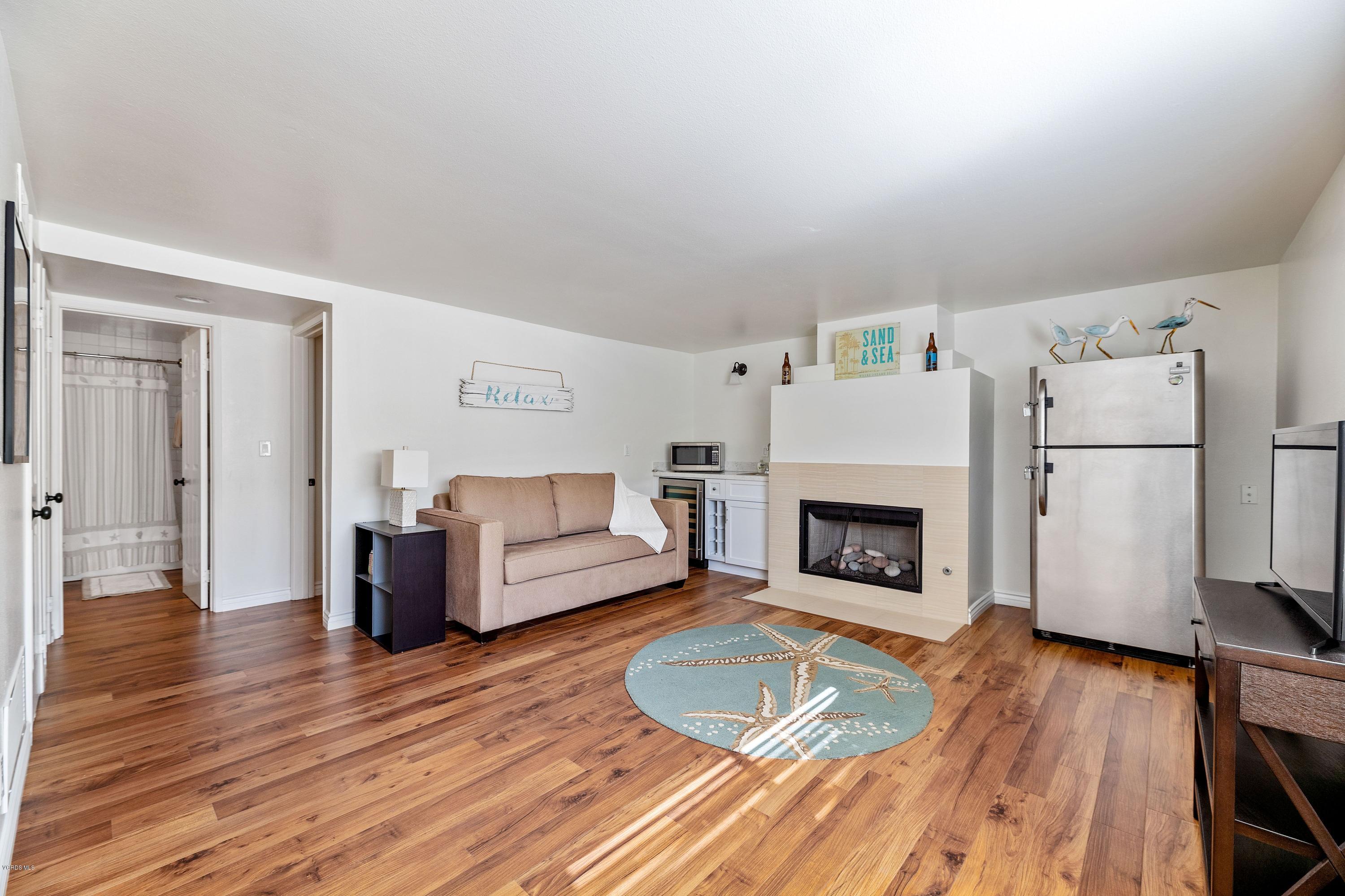 3208 Playa Court Oxnard, CA 93035 - Photo 3 of 23 3rNItHcg.jpeg