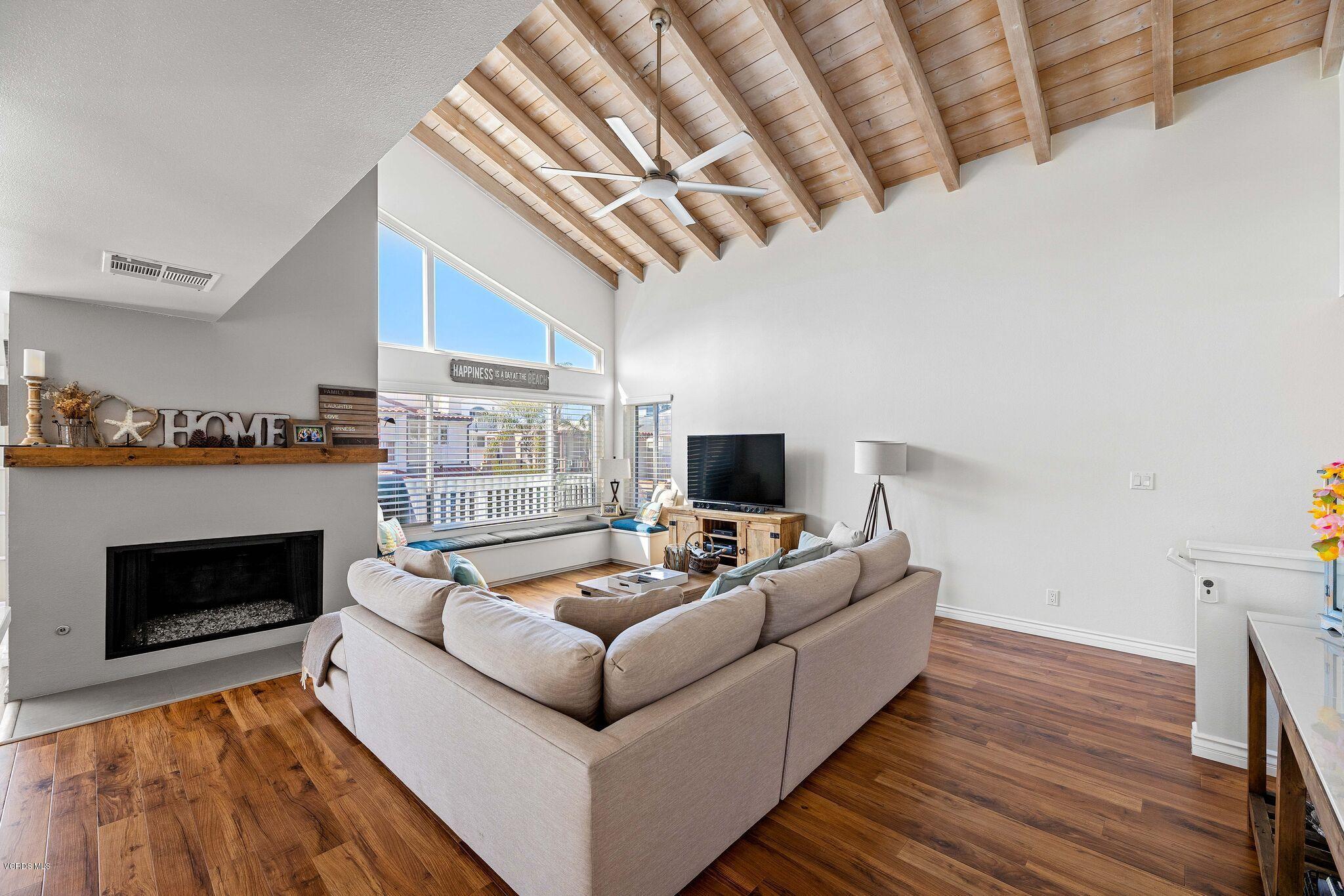 3208 Playa Court Oxnard, CA 93035 - Photo 5 of 23 hZeymE1Q.jpeg