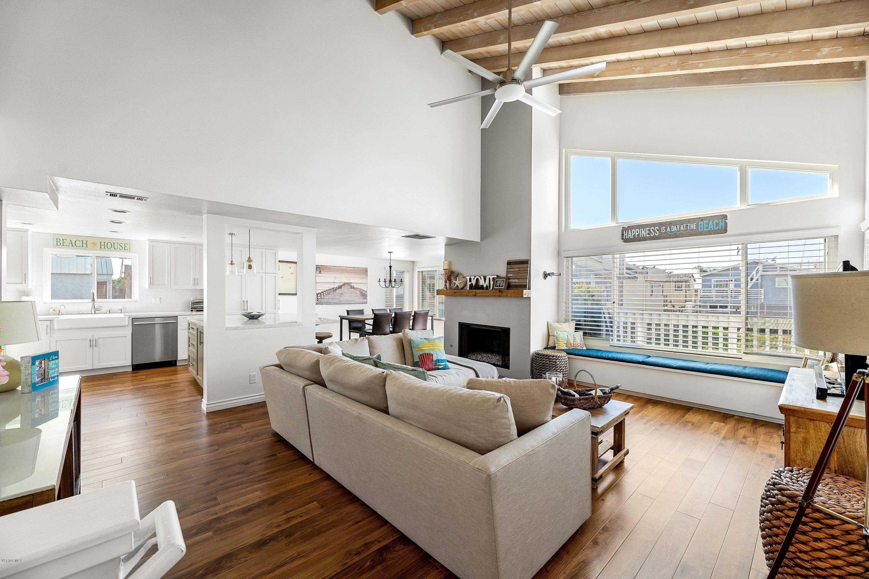 3208 Playa Court Oxnard, CA 93035 - Photo 6 of 23 pxLIaGfw.jpeg