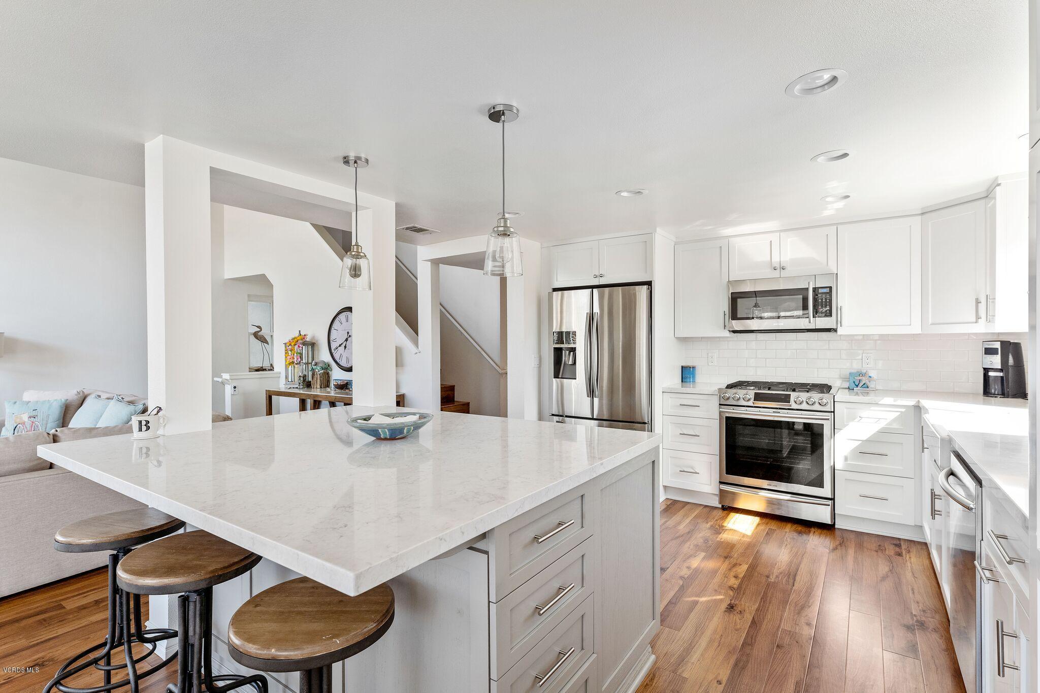 3208 Playa Court Oxnard, CA 93035 - Photo 7 of 23 Lxjqyk1A.jpeg