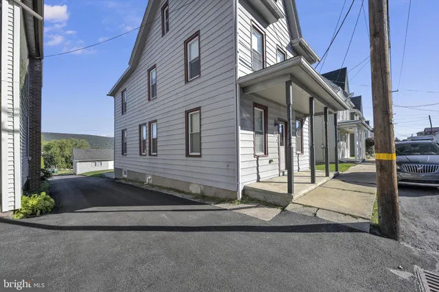 $175,000 | 600 East Main Street, Hegins, PA 17938