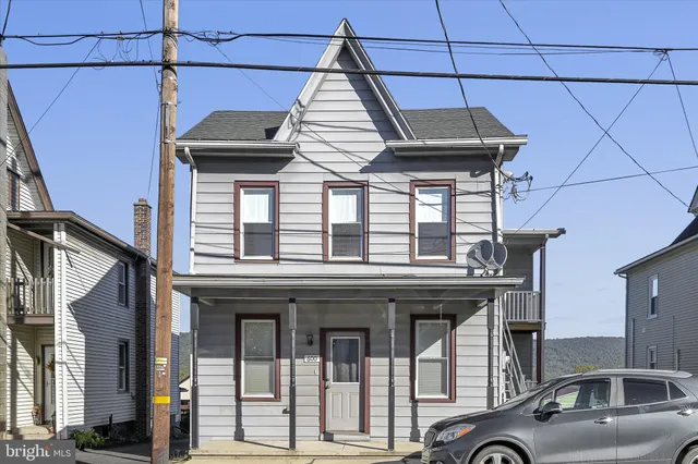 $175,000 | 600 East Main Street, Hegins, PA 17938