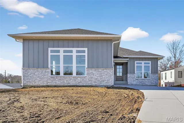 $1,325,000 | 11924 Santino Court, St. Louis, MO 63141