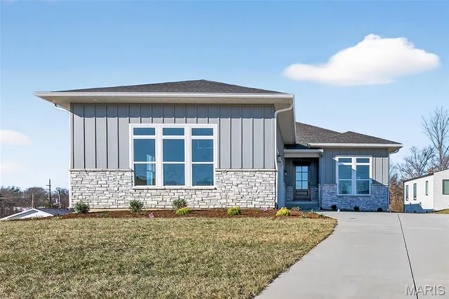 $1,325,000 | 11924 Santino Court, St. Louis, MO 63141