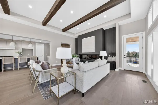 $1,295,000 | 11924 Santino Court, St. Louis, MO 63141
