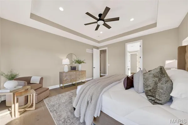 $1,295,000 | 11924 Santino Court, St. Louis, MO 63141