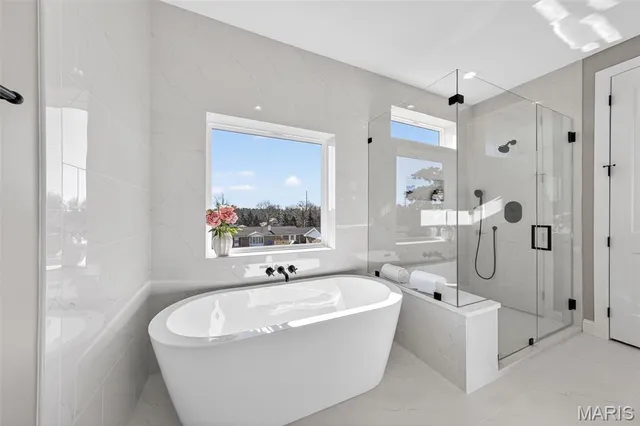 $1,325,000 | 11924 Santino Court, St. Louis, MO 63141